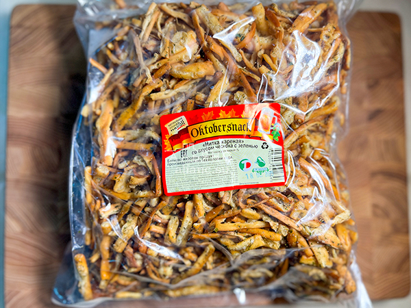 Нитка ЖАРЕНАЯ "Чеснок с зеленью" Oktobersnack 1 кг (сырный продукт) в Люблино