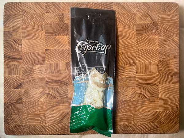 Сыр 100 гр ГОРНЫЙ СЫРОВАР (Косичка с укропом и чесноком) в Люблино