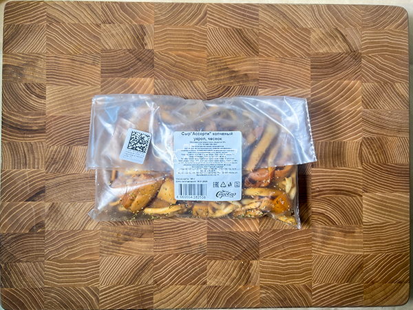 Сыр 150 гр ГОРНЫЙ СЫРОВАР (Ассорти копчёный с укропом и чесноком) в Люблино