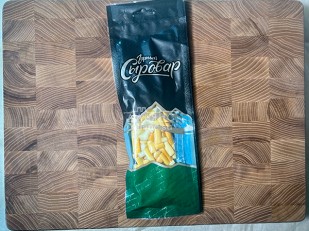 Чипсы из лаваша: Сыр 60 гр ГОРНЫЙ СЫРОВАР (Бочонок копчёный)