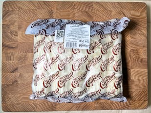 Сыр 60 гр ГОРНЫЙ СЫРОВАР (Бочонок копчёный с аджикой): Сыр 1 кг ГОРНЫЙ СЫРОВАР (Метёлка с укропом и чесноком)